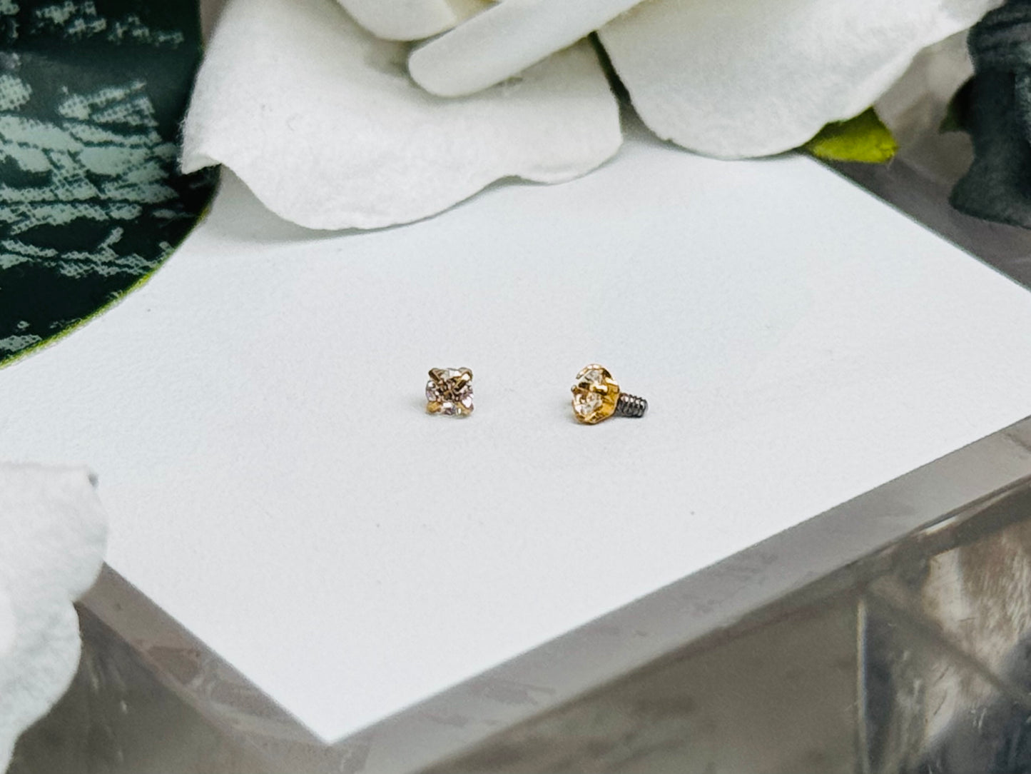 Golden Glow Prong Gem Ends