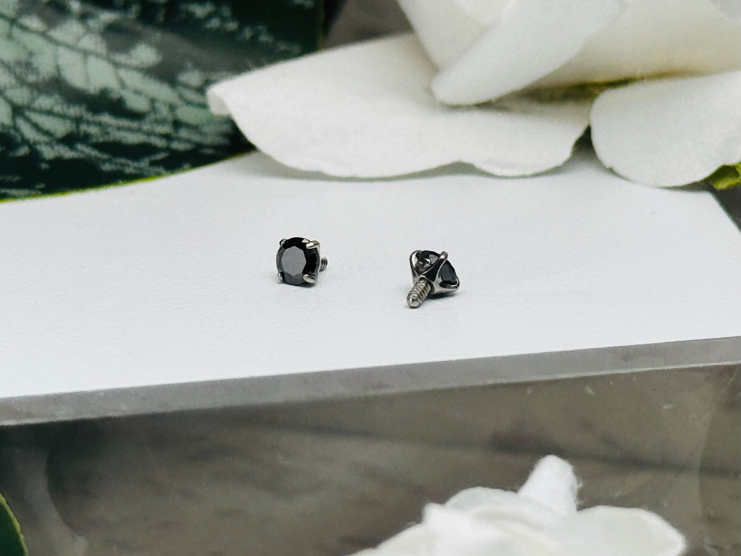 Internally Threaded CZ Prong Ends (16G)