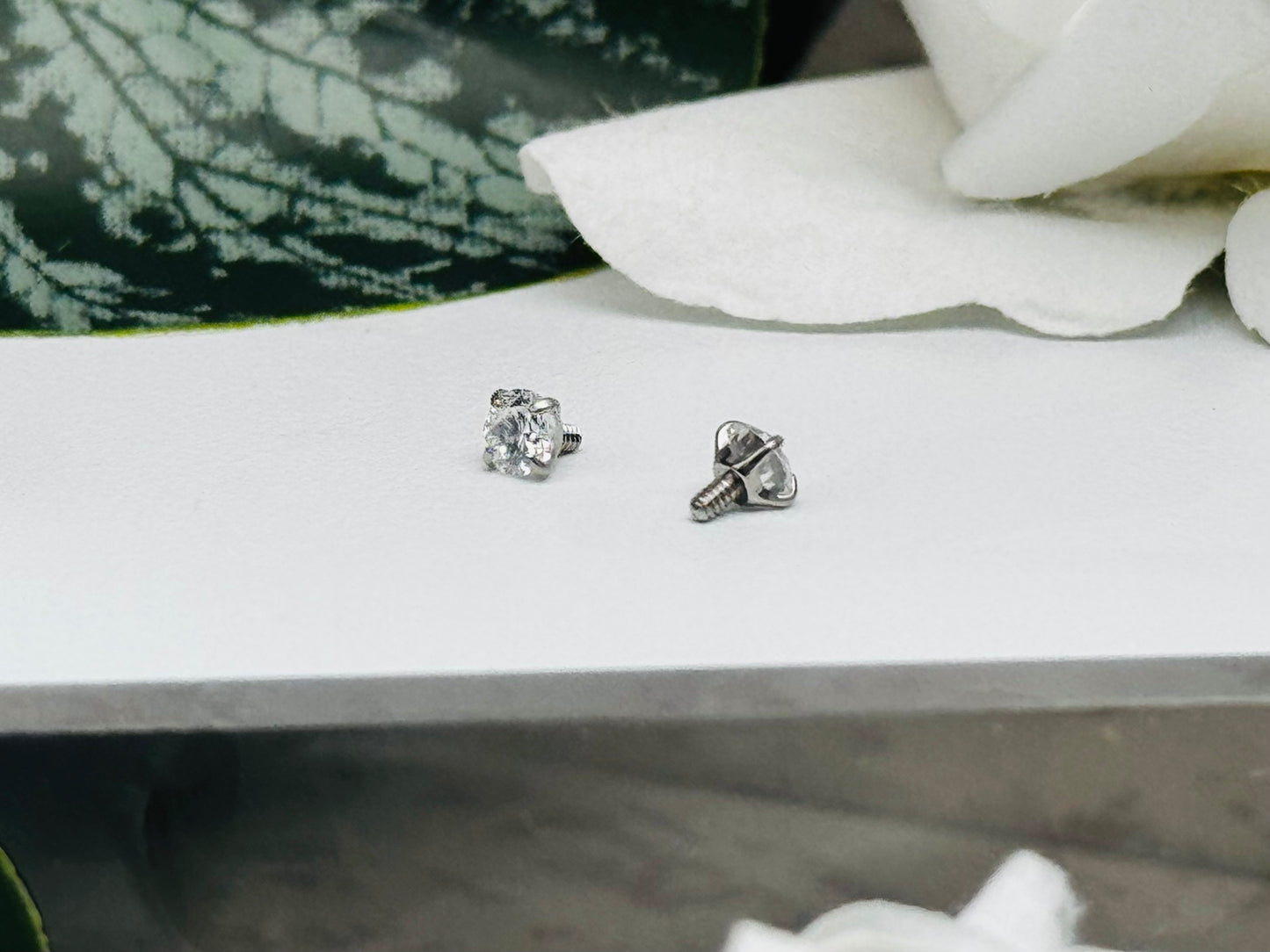 Internally Threaded CZ Prong Ends (14G)