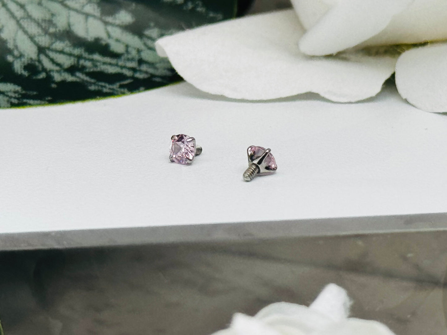 Internally Threaded CZ Prong Ends (16G)
