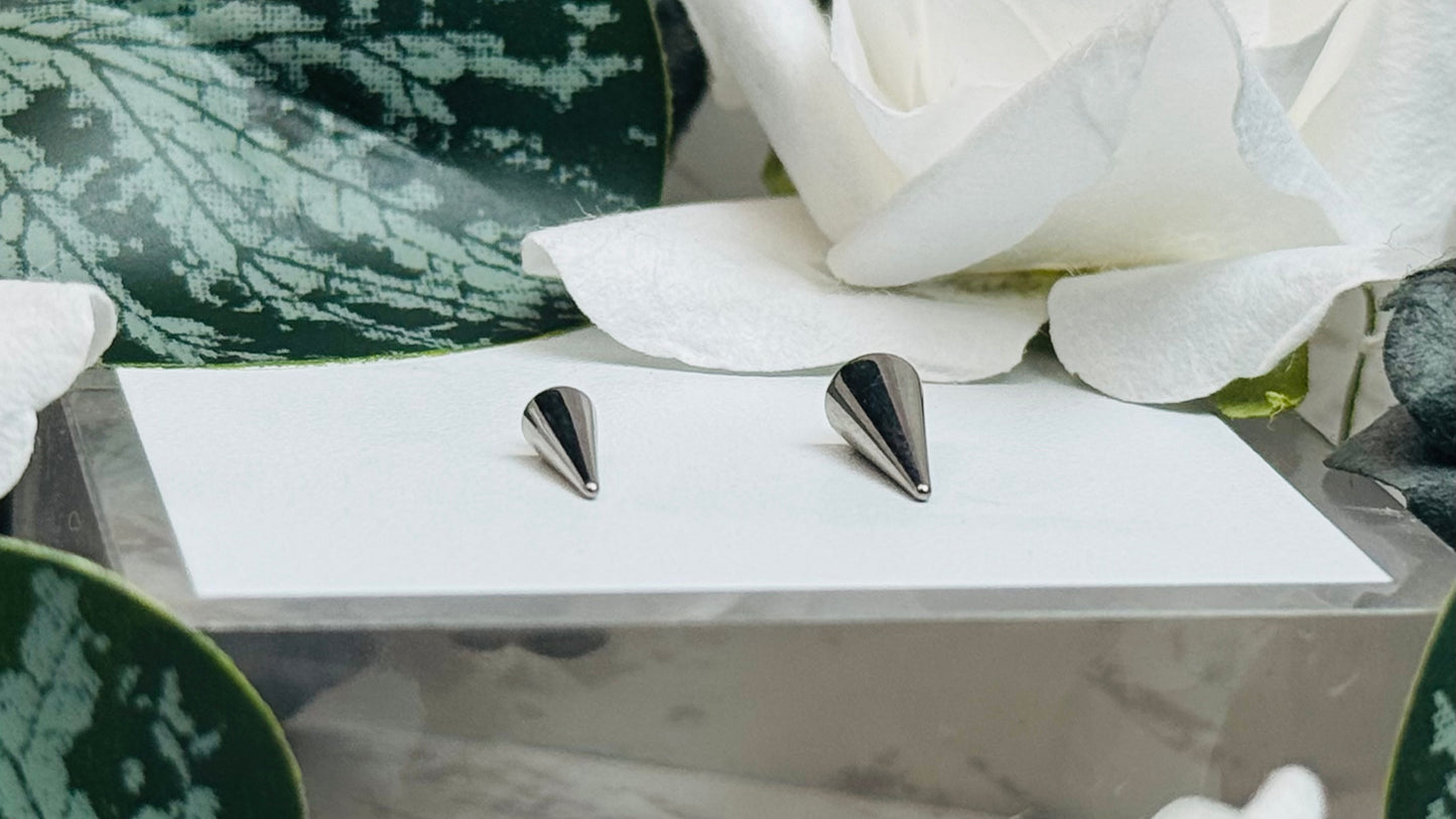 Internally Threaded Spike Ends