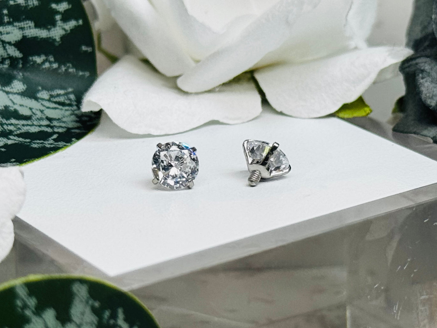Internally Threaded CZ Prong Ends (14G)