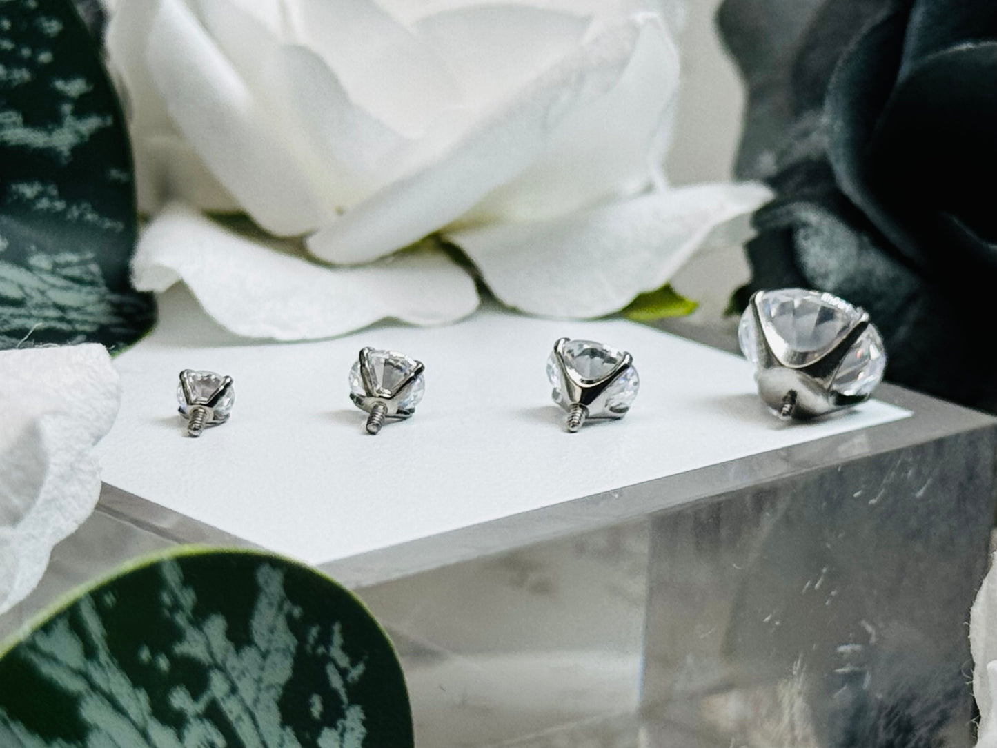 Internally Threaded CZ Prong Ends (14G)