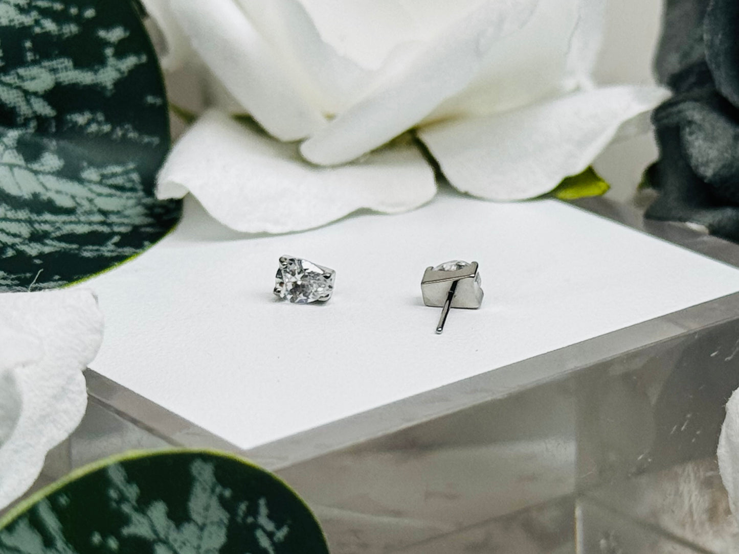 Radiant Pear CZ End