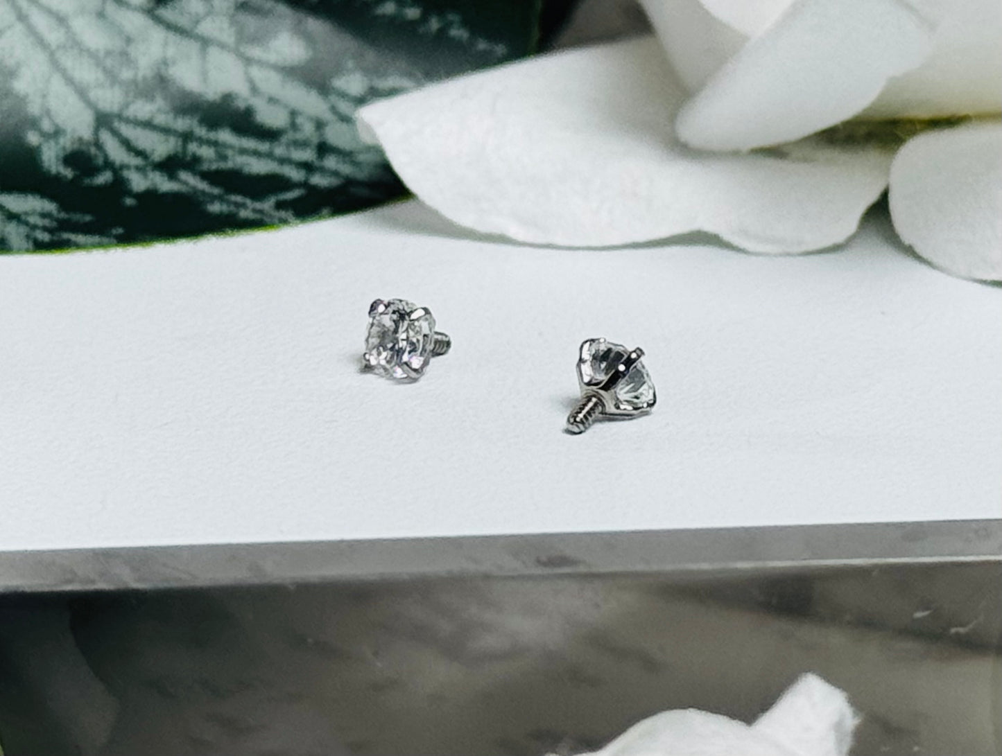 Internally Threaded CZ Prong Ends (14G)