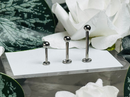 Internally Threaded Labret/Flatbacks (WITH BALL) (18G - 16G)